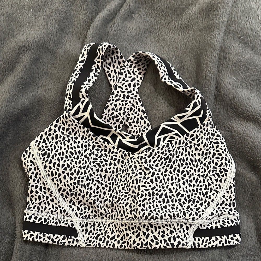 Stylish Black and White Women's Sports Bra